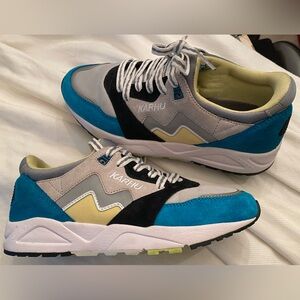 Karhu Aria US 6 Athletic Sneakers